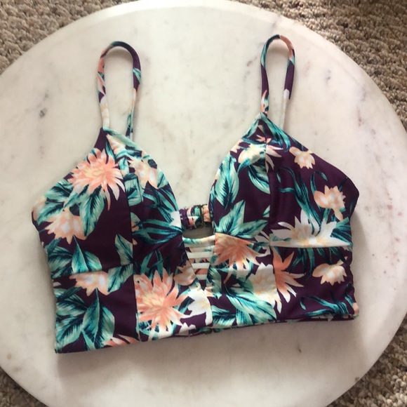 😎 Tori Praver swim - Picture 10 of 12